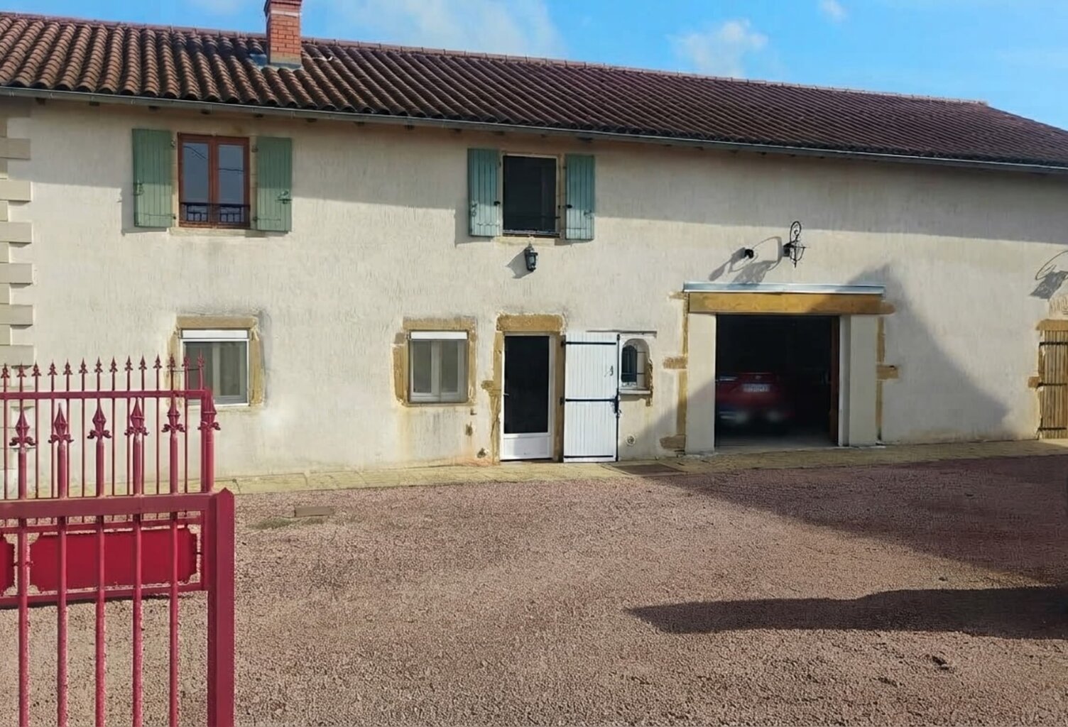 Belle Maison 8 pièces véritable cocooning LIGNY EN BRIONNAIS (71) — photo 1