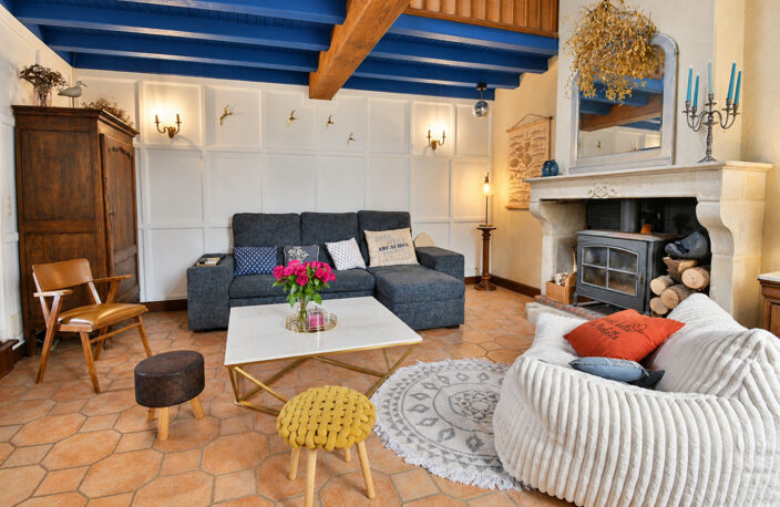 Propriete à vendre 8 pièces proche de SURGERES (17) 245 m² habitables - terrain 5 000 m² - Grandes dépendances — photo 4