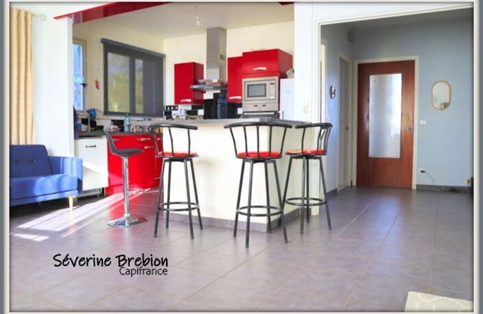 Charmante maison de 156 m², 3 chambres, garage, terrain plat et clôturé, PAC, tout à l'égout, au cœur de Chabreloche — photo 5