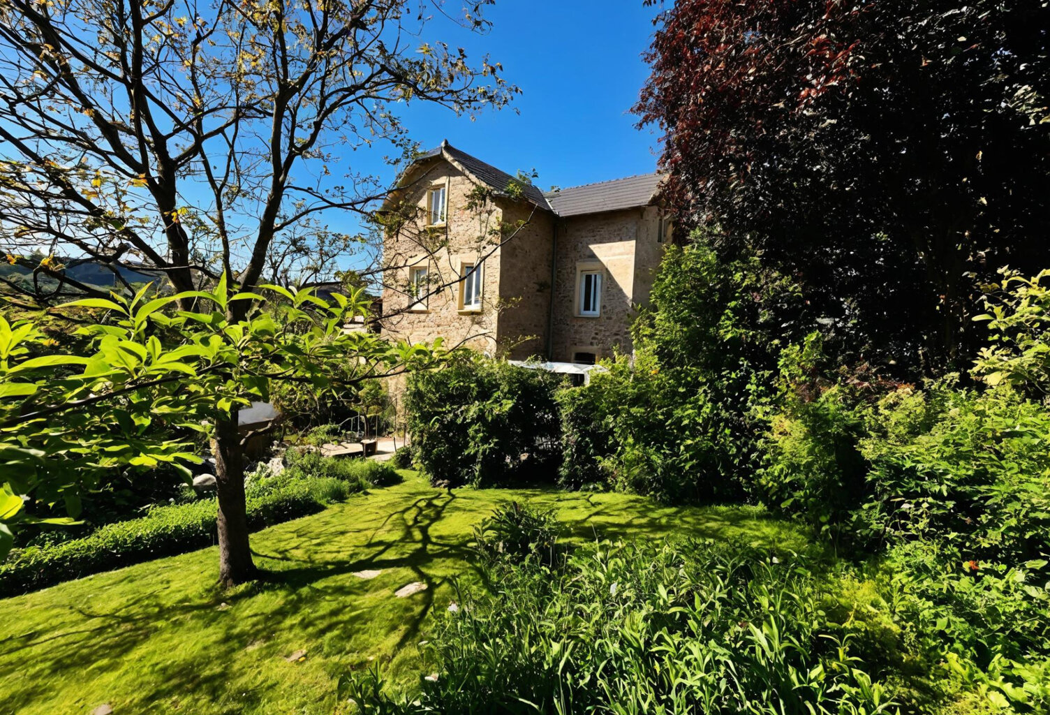 Rare en plein centre de Cours la ville – Maison de caractère 5 chambres avec jardin arboré et studio indépendant — photo 1