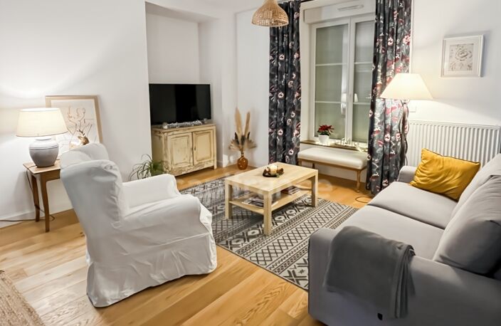 BONNÉTABLE Maison de ville rénovée à vendre 4 chambres RARE — photo 2