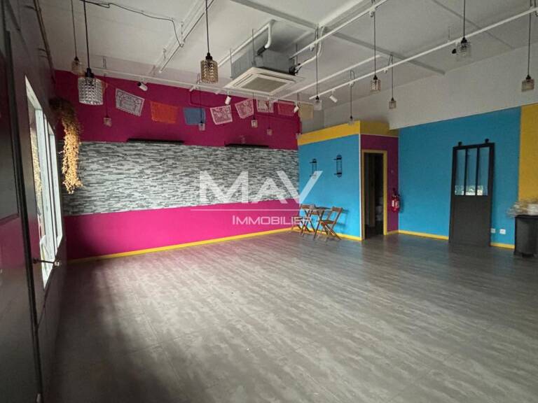Local commercial — photo 1