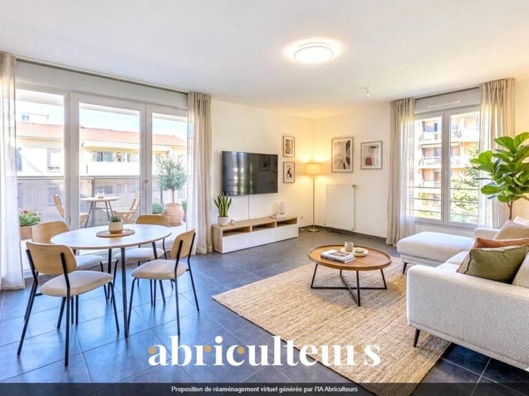 Appartement spacieux avec grand balcon,en vente à Vénissieux Paul Bert (69200) — photo 1