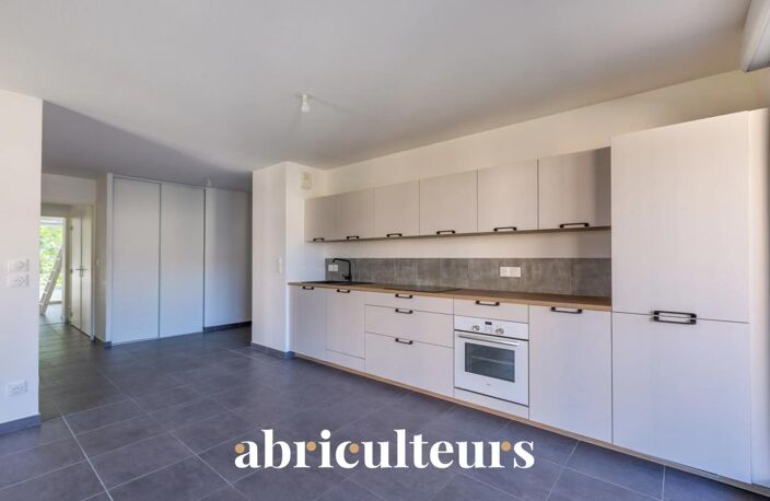Appartement spacieux avec grand balcon,en vente à Vénissieux Paul Bert (69200) — photo 3