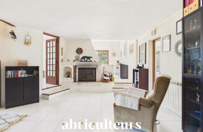 Propriété de 308 m² avec dépendance T3, piscine et terrain de plus d'un hectare à Lambesc (13410) — photo 4