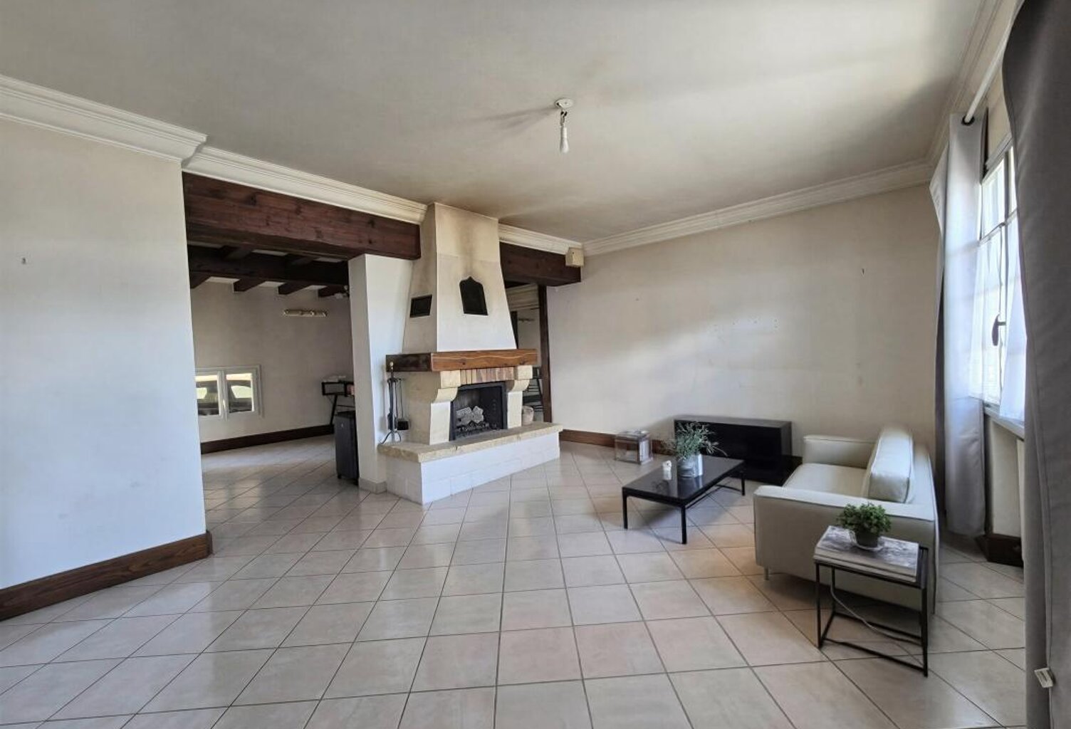 Maison de 150 m² avec terrasse et garage en vente à Cognac (16100) — photo 1