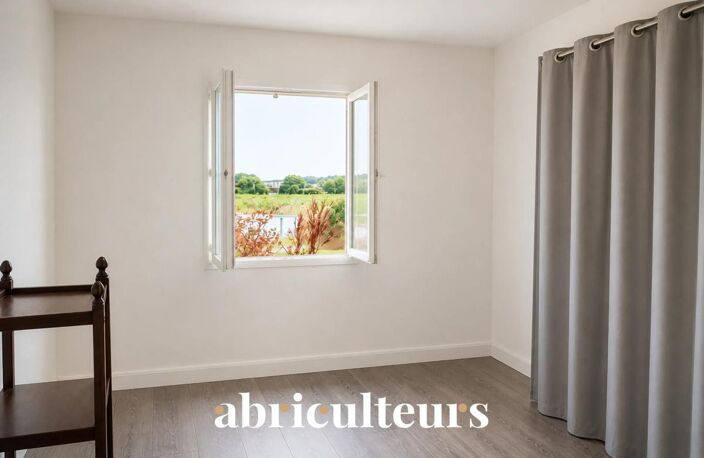 Maison de plain-pied 100 m² au cœur d'un quartier calme en vente à Mainxe-Gondeville (16200) — photo 5