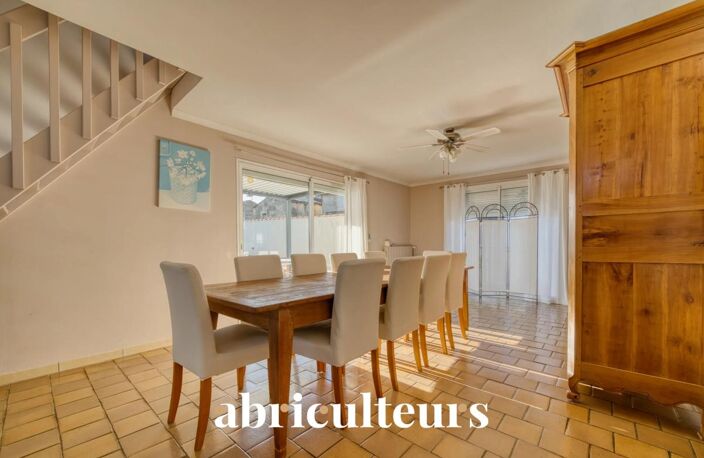 Maison familiale de 154 m² avec piscine en vente à Val-de-Cognac (16370) — photo 4