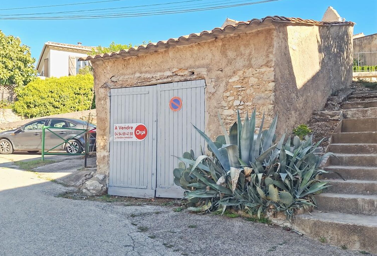 GINASSERVIS (83560) – Remise en pierre de 26 m² avec mezzanine : Garage, stockage ou atelier — photo 1