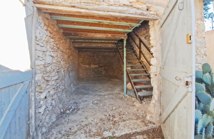 GINASSERVIS (83560) – Remise en pierre de 26 m² avec mezzanine : Garage, stockage ou atelier — photo 3