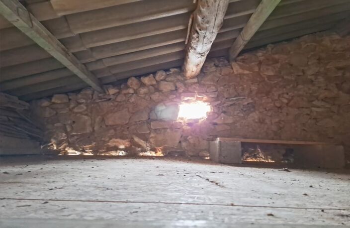 GINASSERVIS (83560) – Remise en pierre de 26 m² avec mezzanine : Garage, stockage ou atelier — photo 5