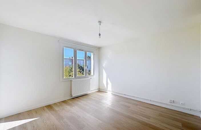 Appartement T3 - Balcon - Cave - À Louer - Avignon — photo 2