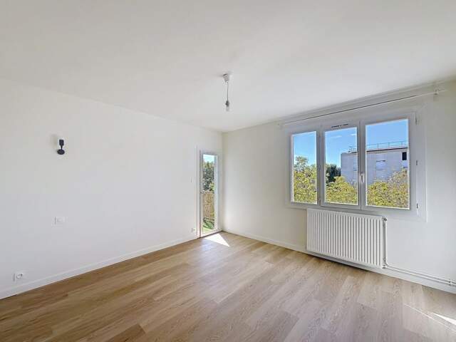 Appartement T3 - Balcon - Cave - À Louer - Avignon — photo du bien