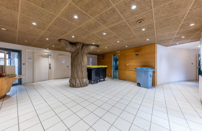 Immeuble et parkings - 2 395 m² - Nevers (58) — photo 3