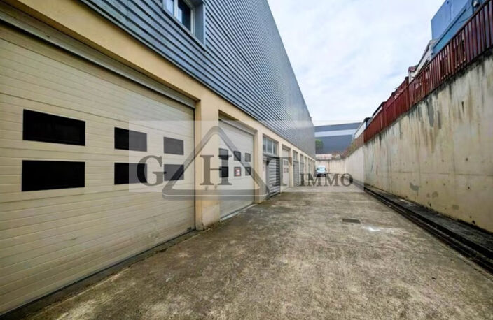 À LOUER LOCAL D’ACTIVITÉ ENTREPÔT 165 M² BRIE-COMTE-ROBERT — photo 3