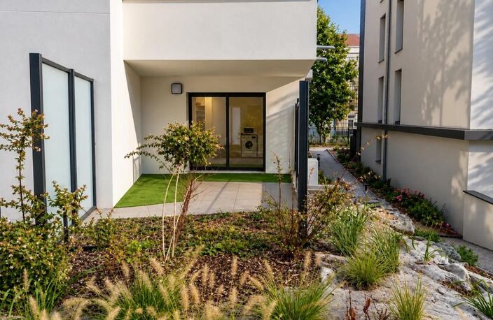 Clermont-Ferrand, Allées Blatin – T1 récent terrasse et jardin — photo 2