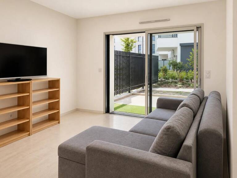 Clermont-Ferrand, Allées Blatin – T1 récent terrasse et jardin — photo 1