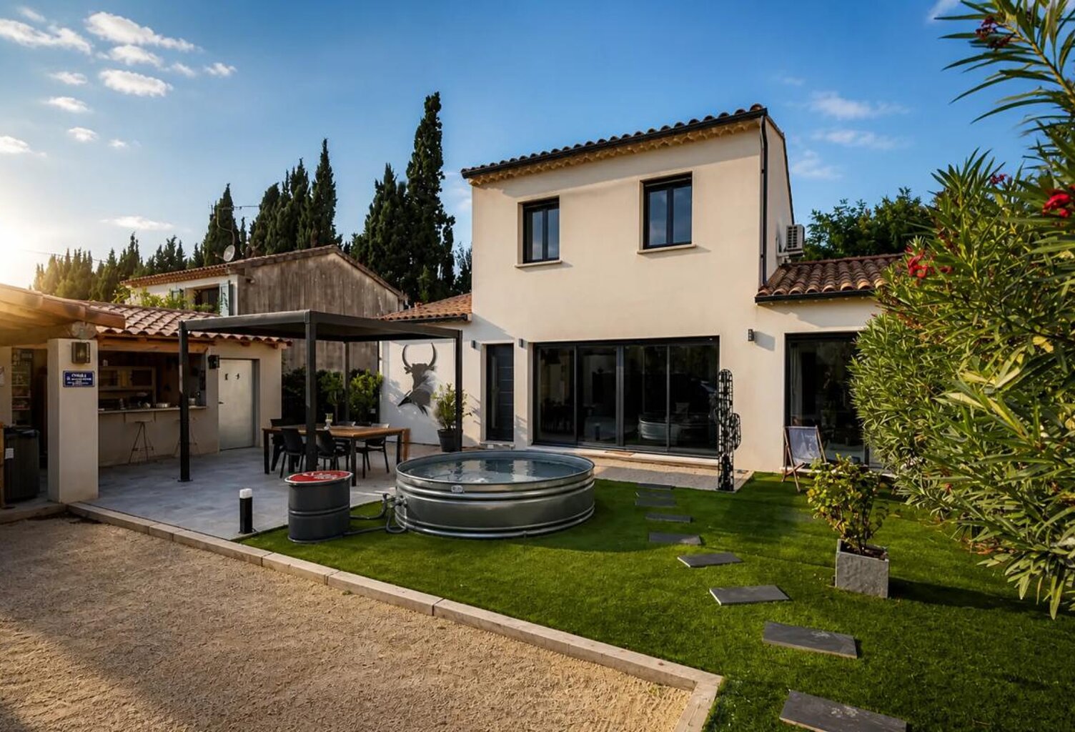 Maison de 5 pièces de 118 m² à Saint-Étienne-du-Grès — photo 1
