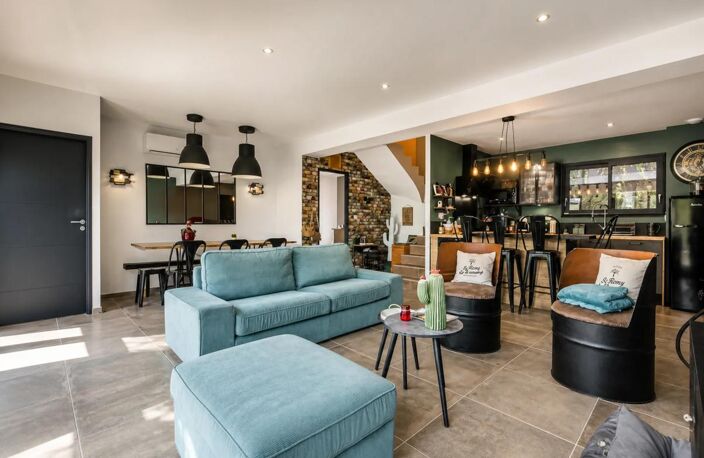 Maison de 5 pièces de 118 m² à Saint-Étienne-du-Grès — photo 3