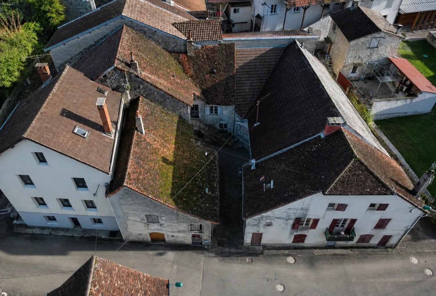 Maison de 7 pièces de 300 m² à Lavigny — photo 1