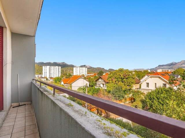 Appartement T3 de 62 m² situé à Échirolles — photo du bien