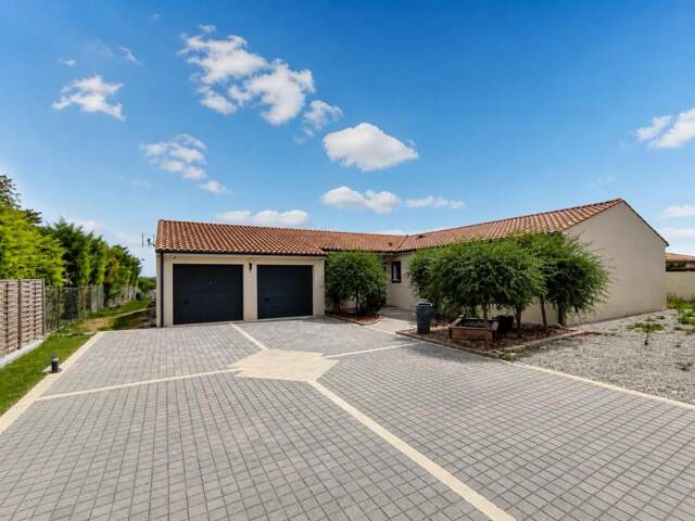 Maison de 5 pièces de 125 m² à Genac-Bignac — photo du bien
