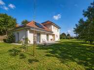 Belle maison familiale avec 4 chambres, grand garage et jardin arboré — photo 2