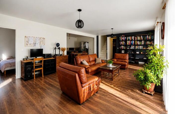 Belle maison familiale avec 4 chambres, grand garage et jardin arboré — photo 4
