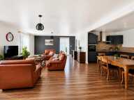 Belle maison familiale avec 4 chambres, grand garage et jardin arboré — photo 3