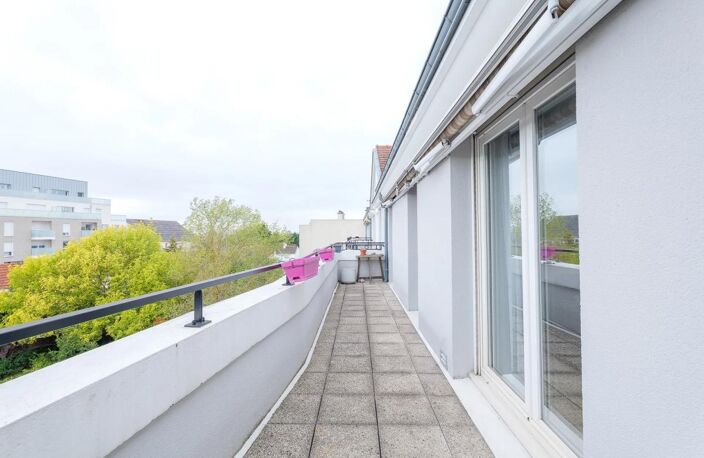 Appartement de 6 pièces de 103 m² à Livry-Gargan — photo 2