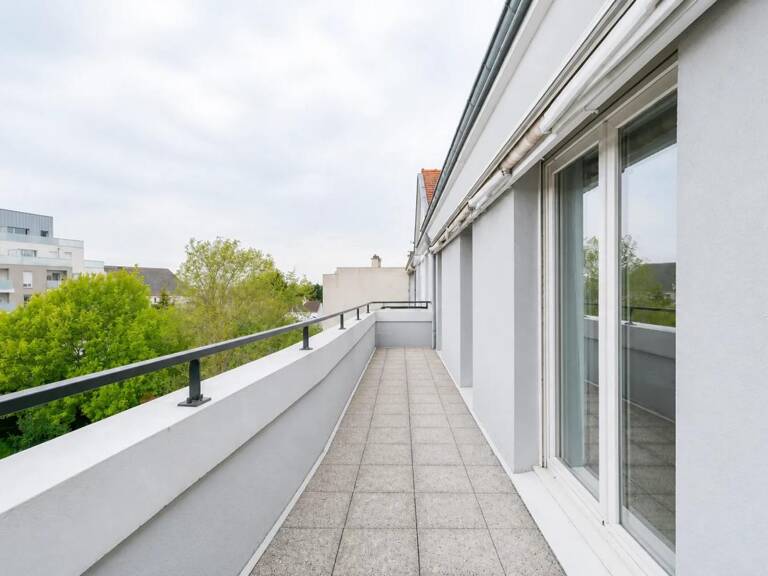 Appartement de 6 pièces de 103 m² à Livry-Gargan — photo 1