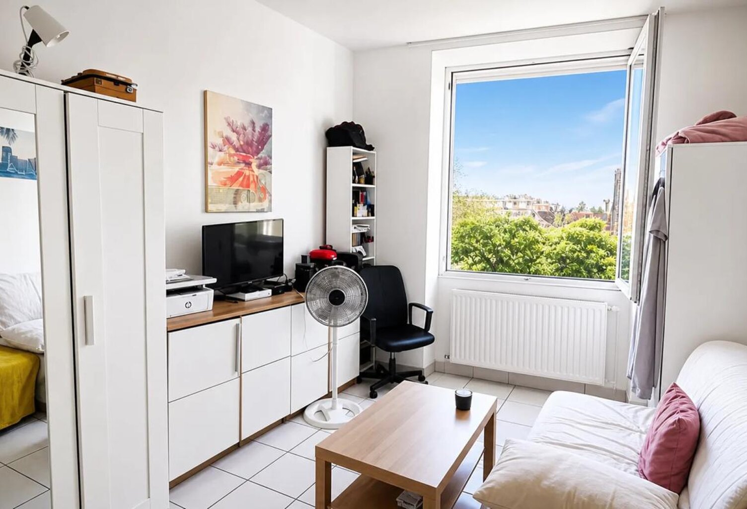 Duplex 2 pièces avec mezzanine loué 1 200 €/mois — photo 1