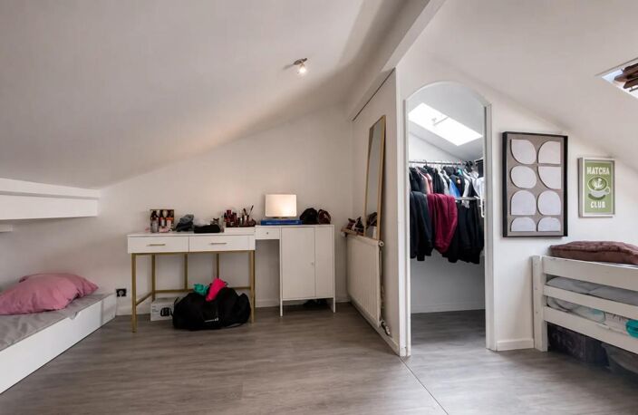 Duplex 2 pièces avec mezzanine loué 1 200 €/mois — photo 4