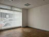 BUREAUX / LOCAL COMMERCIAL A LOUER — photo 2