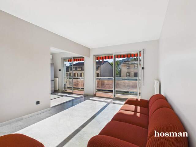 Appartement 3 pièces de 77 m² -entièrement rénové et climatisé- deux balcons- Avenue Victor Hugo, Tassin-la-Demi-Lune — photo du bien