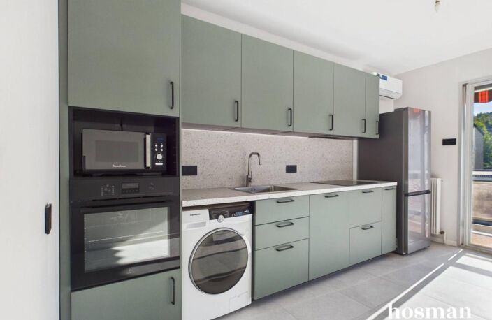 Appartement 3 pièces de 77 m² -entièrement rénové et climatisé- deux balcons- Avenue Victor Hugo, Tassin-la-Demi-Lune — photo 2