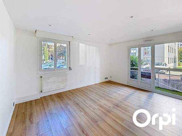 Appartement À Vendre — photo du bien