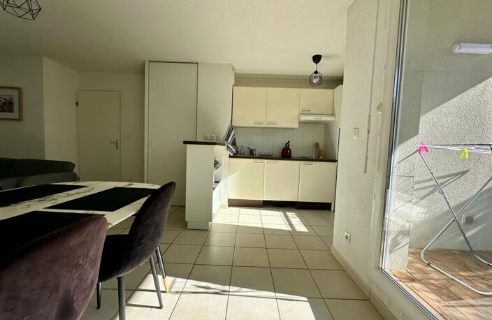 T3 en RDJ lumineux avec terrasse, piscine et 2 parkings — La Verpillière — photo 3