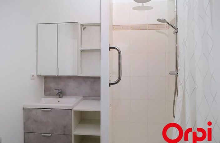 Studio À Vendre au Pontet avec place de parking privative — photo 4