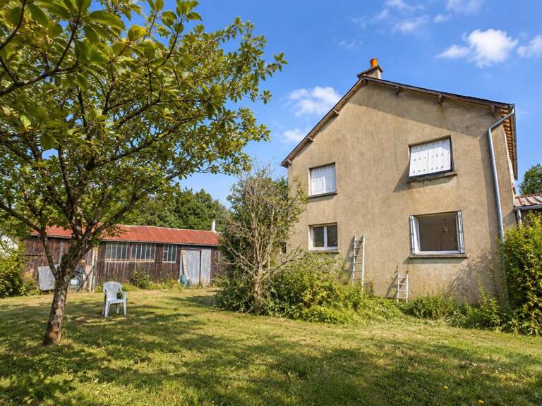 Une maison familiale, de l'espace et deux belles dépendances — photo 1
