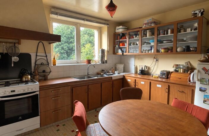 Une maison familiale, de l'espace et deux belles dépendances — photo 4