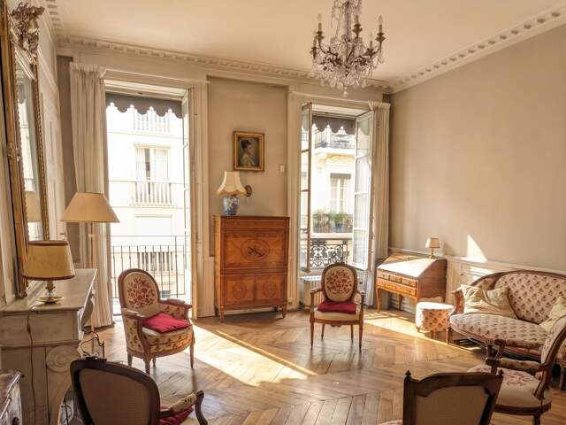 Charme et potentiel pour cet appartement divisible de 194m². Professions libérales autorisées — photo du bien