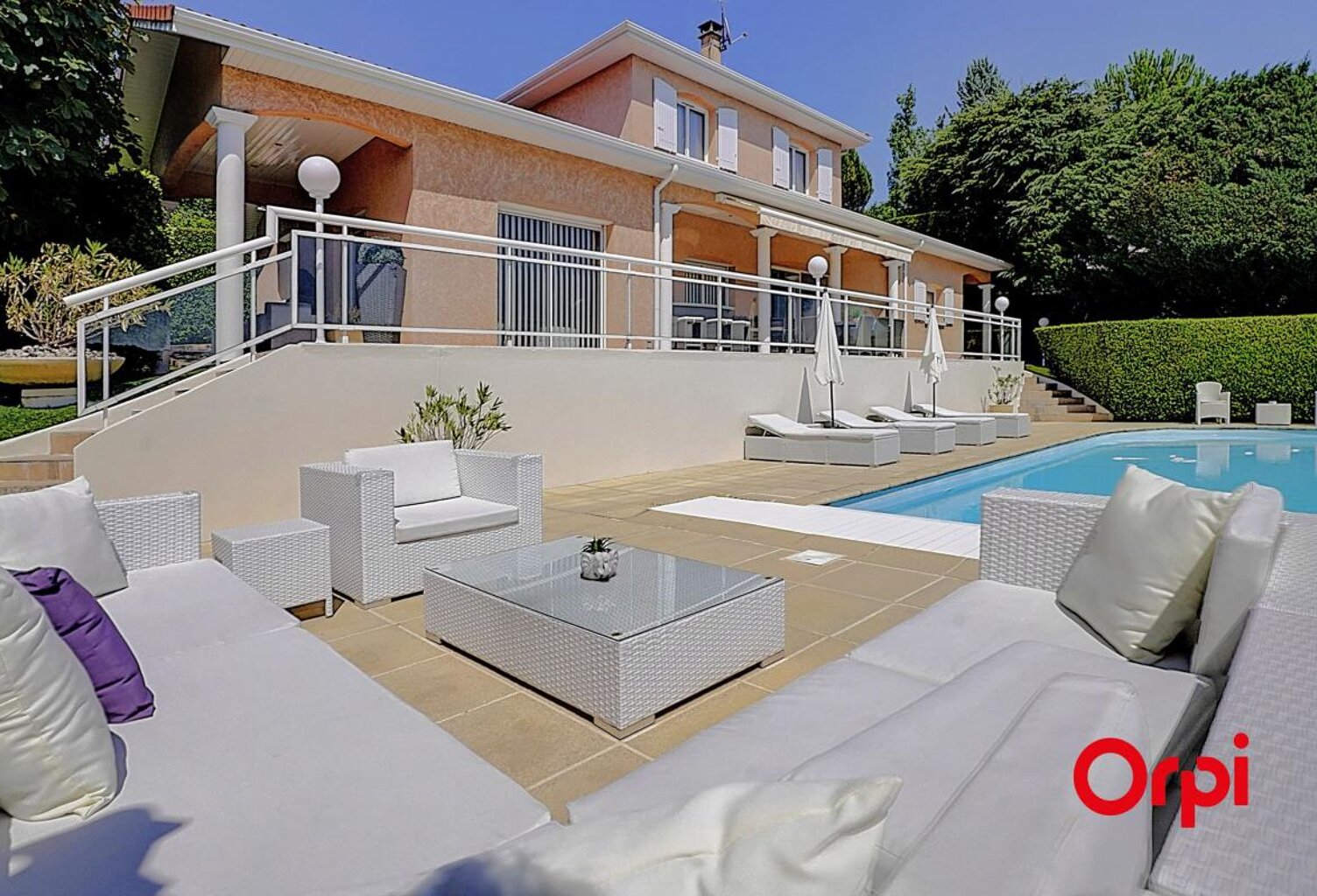 Propriété d'exception sur les hauteurs de Bourgoin avec piscine et tennis — photo 1