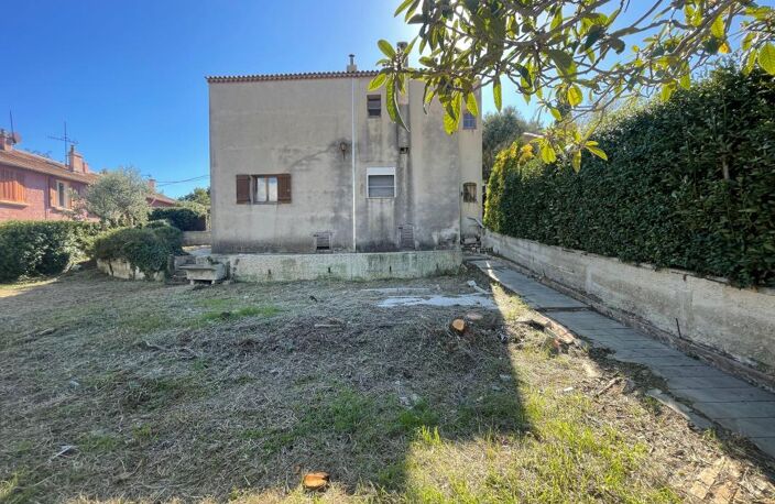 A VENDRE LA SEYNE SUR MER 83500 MAISON 5 PIECES A RENOVER 3 CHAMBRES JARDIN GARAGE — photo 3
