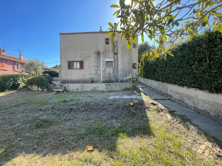 A VENDRE LA SEYNE SUR MER 83500 MAISON 5 PIECES A RENOVER 3 CHAMBRES JARDIN GARAGE — photo 1