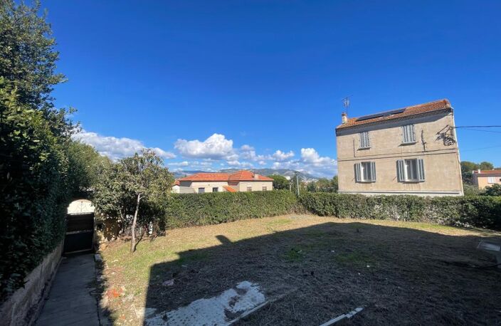 A VENDRE LA SEYNE SUR MER 83500 MAISON 5 PIECES A RENOVER 3 CHAMBRES JARDIN GARAGE — photo 4