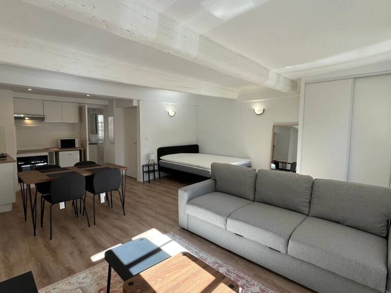 A LOUER - APPARTEMENT T2 MEUBLÉ - TOULON CENTRE VILLE — photo 1