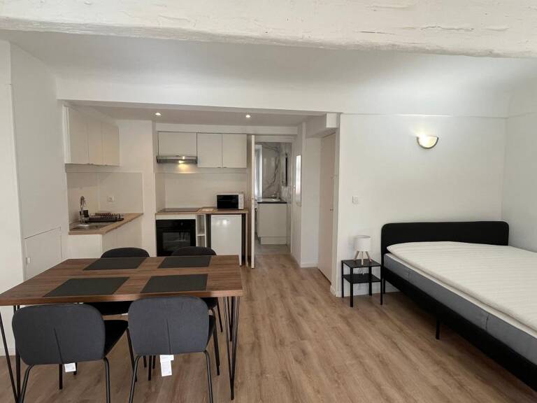 A LOUER - APPARTEMENT T2 MEUBLÉ - TOULON CENTRE VILLE — photo 1