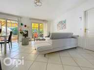T3 avec grande terrasse, piscine, garage et stationnement — photo 3