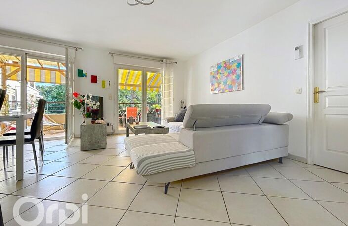 T3 avec grande terrasse, piscine, garage et stationnement — photo 3